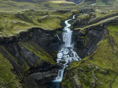 The Ofaerufoss waterfall is part of the Nyrdri-Ofaera River, meaning the &ldquo;impassable northern river.&rdquo; The river flows into Eldgja, or the &ldquo;Canyon of Fire.&rdquo;
&nbsp;