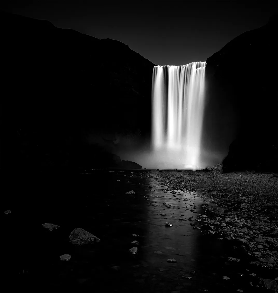 the Skogafoss falls