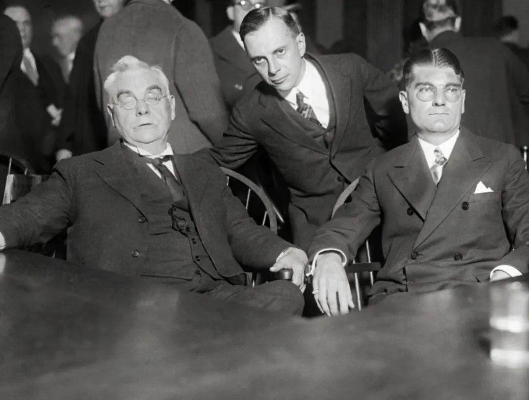 Leonard "Kip" Rhinelander (right) sits next to his attorneys during the 1925 annulment proceedings.